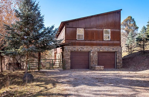 Glenwood Springs House | Rustic home on cattle ranch, near Glenwood Springs