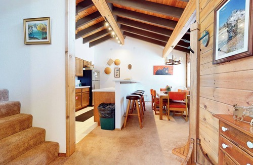 Mammoth Lakes Condo | Rustic Home, Quiet Location. Near Bike Trails & Lakes Basin. Hot Tub On-site