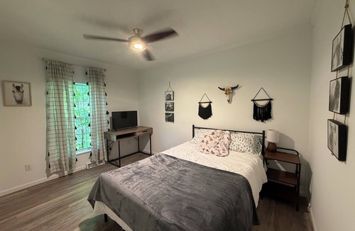 Ashtabula Other | Rustic Horse-Farm Stay on 7 Acres, Near Lake Erie, Nature, Horses and More.