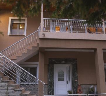 Sarakinoi House | Rustic House