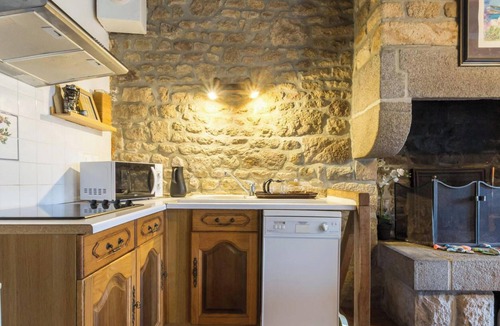 Sartilly-Baie-Bocage Cottage | Rustic house, pets welcome - 4 guests