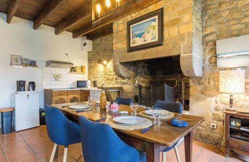 Sartilly-Baie-Bocage Cottage | Rustic house, pets welcome - 4 guests