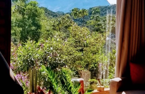 Teresopolis House | Rustic house with a breathtaking view of the Pedra da Mulher (Woman's Stone).