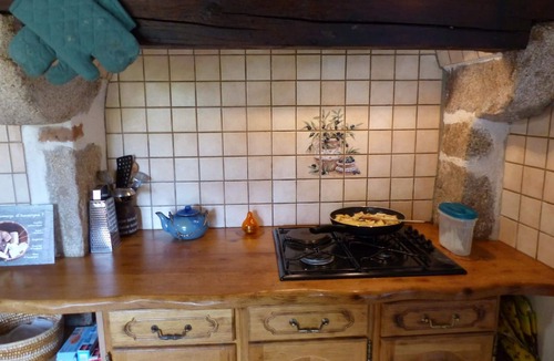 Laprugne Cottage | Rustic house with fireplace, garden, and pets allowed in Laprugne