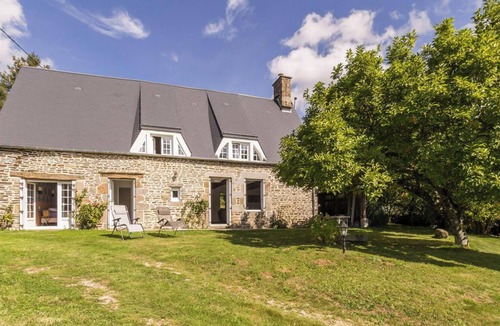 Sourdeval Cottage | Rustic house with garden - 4 guests