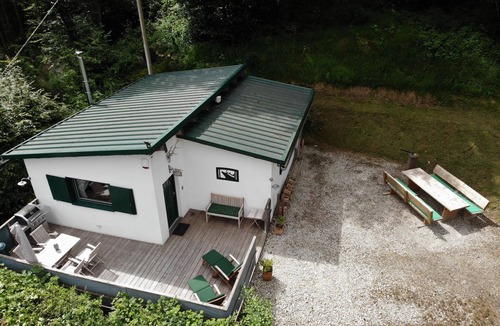 Grafendhron Cottage | Rustic hunting cottage with valley view in the Hunsrück