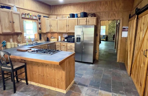 Prosperity Cabin | Rustic lake cabin. Perfect for fisherman and nature lovers.