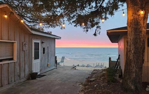 Oscoda House | Rustic Lake Huron Getaway