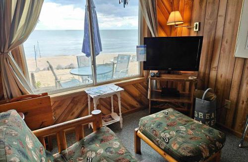 Oscoda House | Rustic Lake Huron Getaway