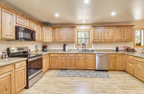 Pinetop-Lakeside House | Rustic Lakeside Cabin on 3 Acres w/Nature Views!