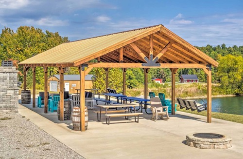 Cub Run Cabin | Rustic Lakeside Retreat w/ Fire Pit, Trails!