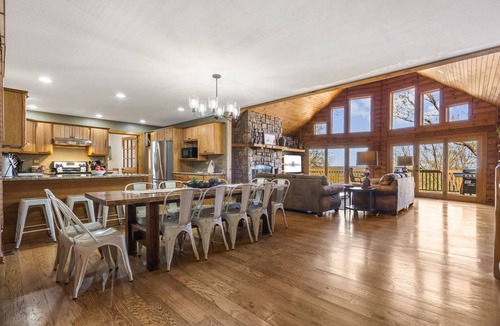 Ridgedale Cabin | Rustic Lakeview Cabin Escape featuring Billiards, Free Daily Attraction Tickets & Close to Big Cedar