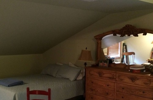 Willisburg House | Rustic Lodge On Farm centered on Bourbon Trail!