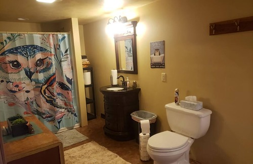 Brookings County House | Rustic Lodge Perfect For Family Reunions