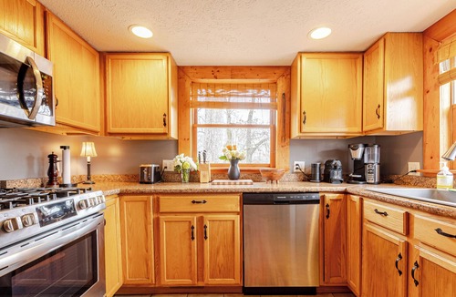 Asheville Cabin | Rustic Log Cabin Close to Downtown!
