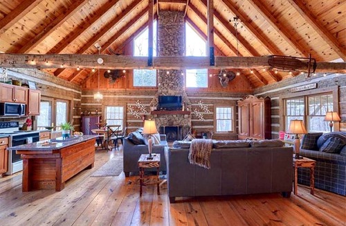 Logan House | Rustic Log Cabin Rental in Logan, Ohio, for Dreamy Glamping Stays in Hocking Hills