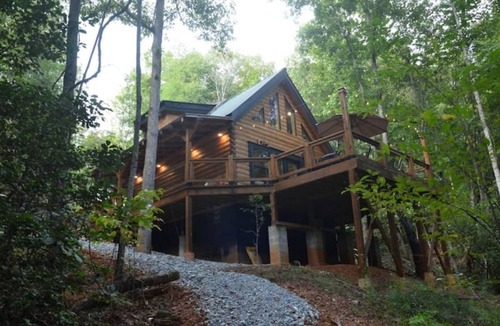 Dahlonega Cabin | Rustic Luxury Cabin in Wine Country Dahlonega