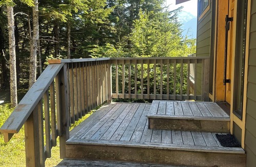 Mud Bay Cabin | Rustic Luxury Cabin with Breathtaking Views