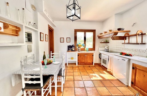 Fustera Villa | Rustic Mediterranean villa in Benissa for 8 people · Swimming pool with sun terrace and peaceful surroundings · Villa Mariposa