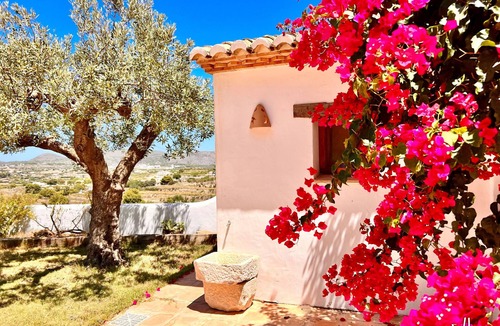 Fustera Villa | Rustic Mediterranean villa in Benissa for 8 people · Swimming pool with sun terrace and peaceful surroundings · Villa Mariposa