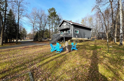 Tower Cabin | Rustic Meets Modern, Cabin on Lake Vermillion! Inc. 2 Kayaks & 1 Canoe. Sleeps 8