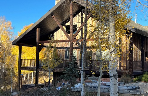 Timber Lakes Cabin | Rustic meets Modern Spacious Cabin in charming Heber City with AC, WiFi