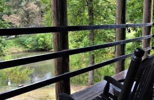 Houston County Cabin | Rustic Modern Cabin at Jadon's Pond
