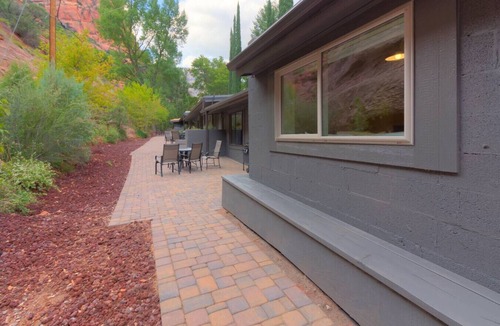 West Sedona Cabin | Rustic/Modern Suite 6 in Oak Creek Canyon - Close to Slide Rock State Park