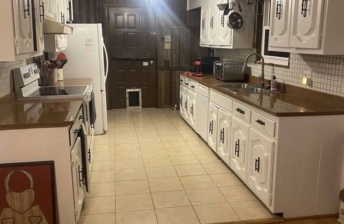 Morristown House | Rustic Mountain Retreat, 5-bedroom 2 bath