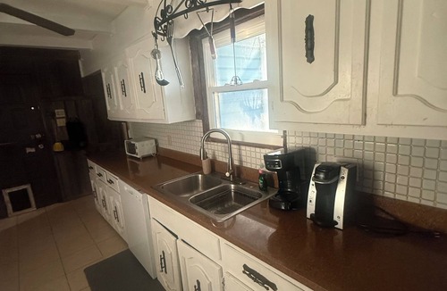 Morristown House | Rustic Mountain Retreat, 5-bedroom 2 bath