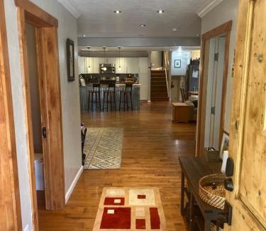 Glenwood Springs House | Rustic Mountain Getaway