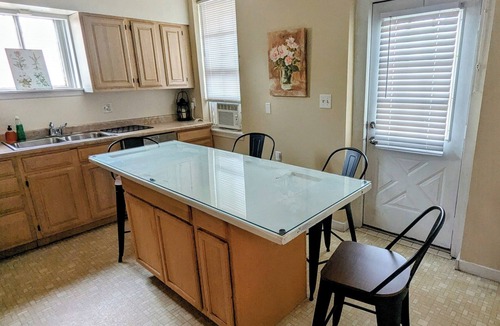 Cumberland House | Rustic Oasis for the Family - 6 min walk to Downtown