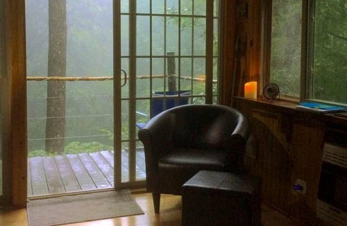 Athens Cabin | Rustic Off-Grid Cabin Getaway near Wayne National Forest, Ohio