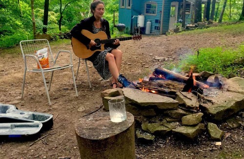 Athens Cabin | Rustic Off-Grid Cabin Getaway near Wayne National Forest, Ohio