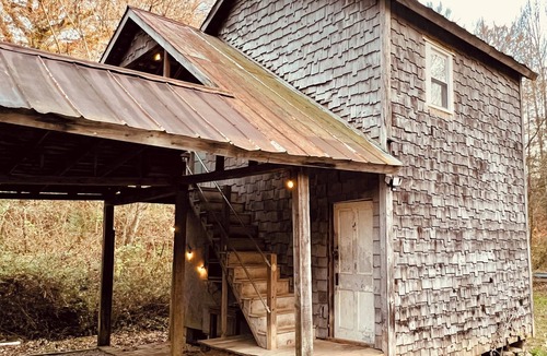 Fountain Run Cottage | Rustic Old Mill Tiny Home