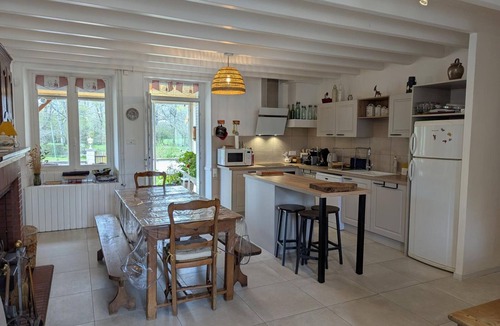 Saint-Mary Cottage | Rustic old mill with garden, WIFI and parking, pets allowed