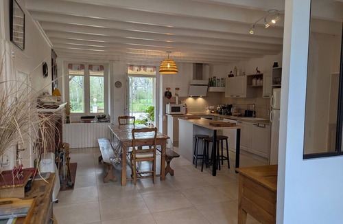Saint-Mary Cottage | Rustic old mill with garden, WIFI and parking, pets allowed