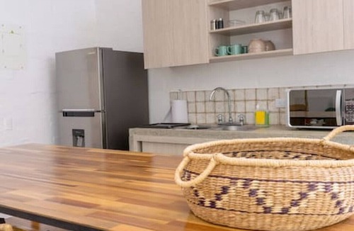 Cali Apartment | Rustic Private APT Near Gato de Tejada -7 Min Walk