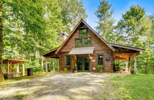 Rabun Gap Cabin | Rustic Rabun Gap Cabin ~ 2 Mi to Dtwn Clayton!