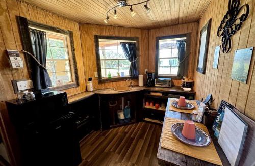Mountain Home House | Rustic Ranch Hideaway Cabin with Stargazing & Sunset Views near Kerrville in Mountain Home, Texas