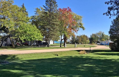 Lexington House | Rustic Retreat Cottage sleeps 6 with a lake view!