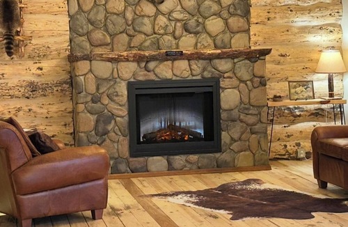 Cavalier Apartment | Rustic Retreat on Division Ave. in Cavalier, ND Studio Apartment with no stairs!