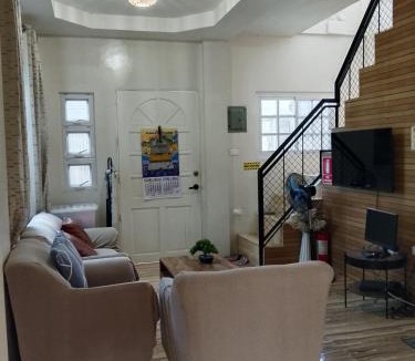 San Fernando House | Rustic Retreat Three Bedroom House