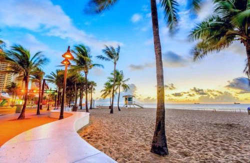Poinciana Park Apartment | Rustic Retreats Cozy 1BR For 4 Guests Minutes From Las Olas