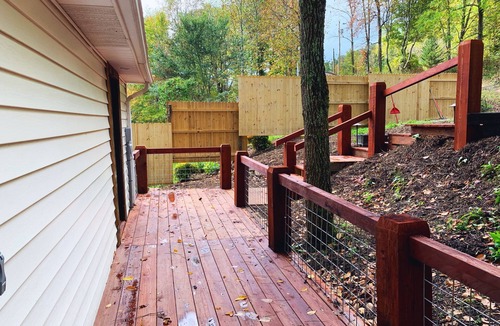 Roan Mountain Cabin | Rustic Ridge a cabin close to hiking and skiing!