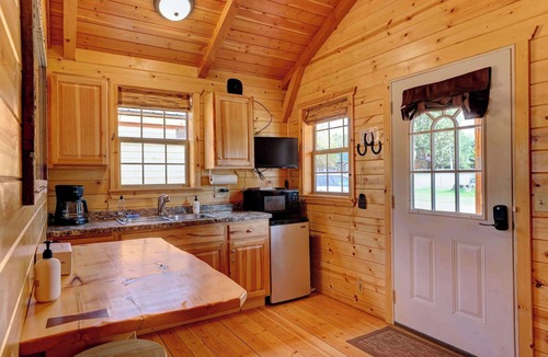 Dayton Cabin | Rustic Ridge Cabin 1, Charming Dayton Retreat