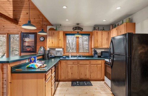 Merrimac Cabin | Rustic Ridge Cabin 103 - Private Woodland Retreat near Devil's Lake State Park