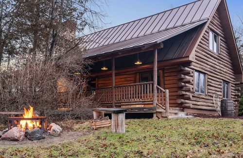 Merrimac Cabin | Rustic Ridge Cabin 105 - Private Woodland Retreat near Devil's Lake