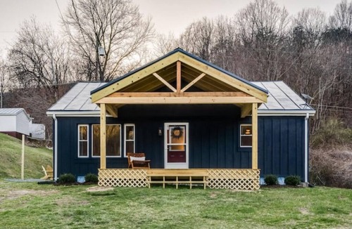 Stanley Cabin | Rustic Ridge Hot Tub Outdoor theater EVChrg Arcade