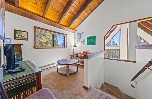 Brockway House | Rustic Ridge Retreat, 5 min to Kings beach